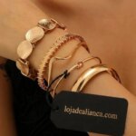 Kit 5 Pulseiras Femininas Ajustáveis Estilo Praia Boho Chic Dourado/Prata Conjun...
