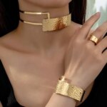 Conjunto gargantilha e pulseira style...